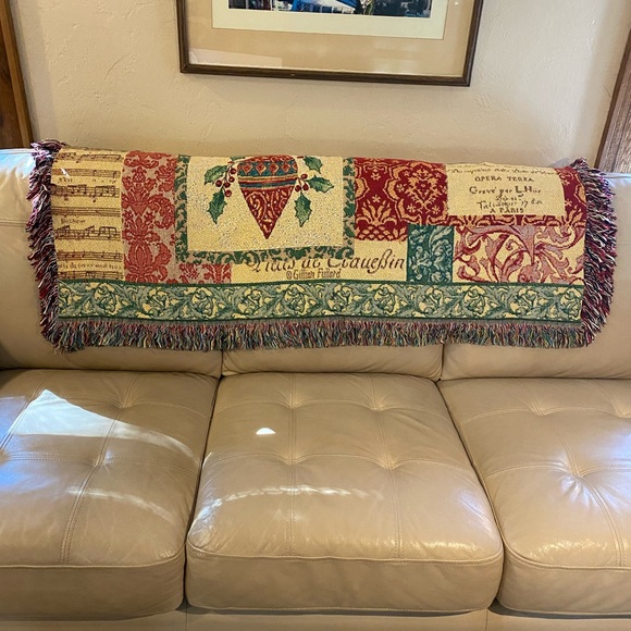 Christmas Tapestry Throw Blanket Poinsettia Holly Berries 50 x 60 Made in USA - Picture 3 of 12